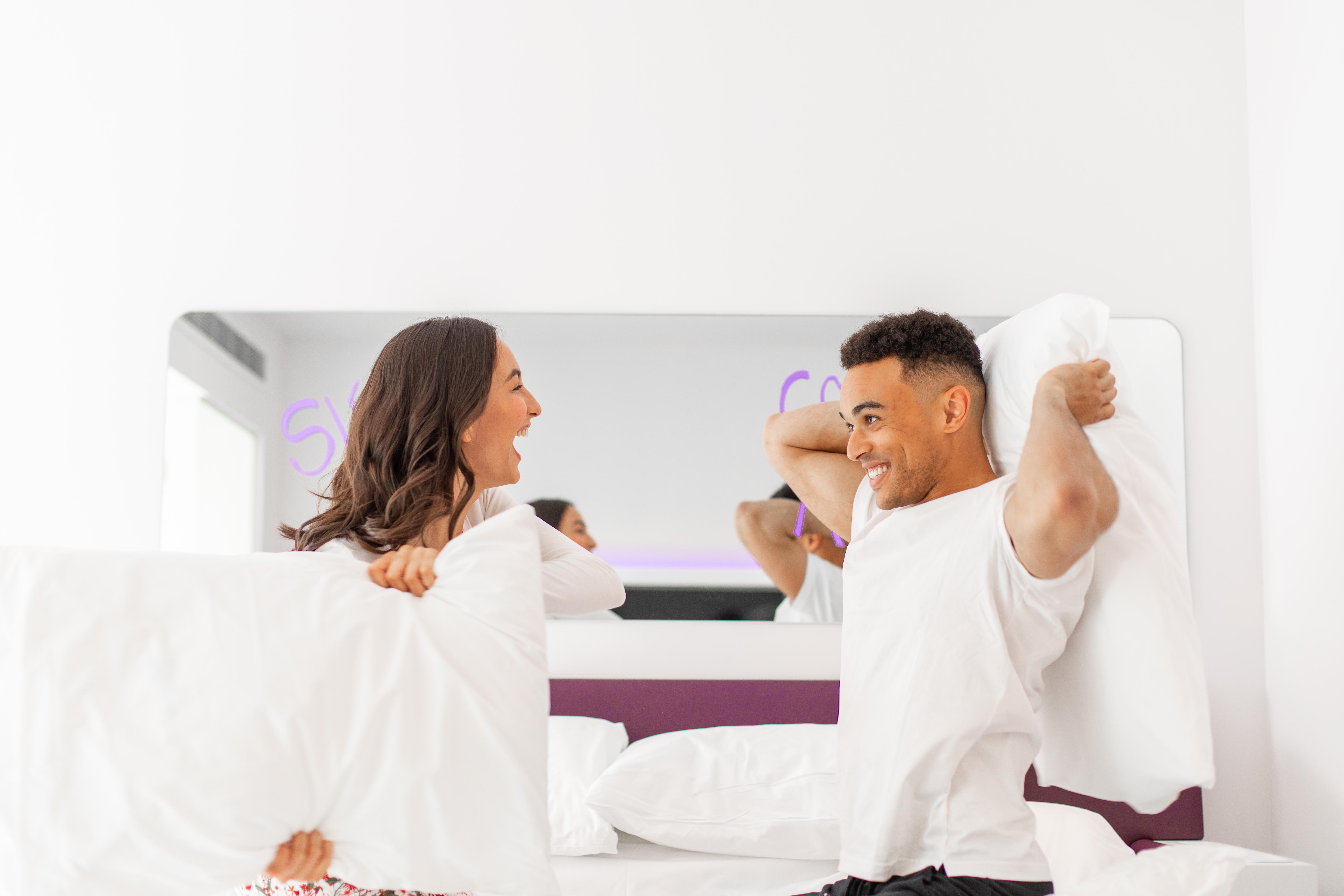 Yotel Glasgow Luaran gambar "I'm so happy to be with you"