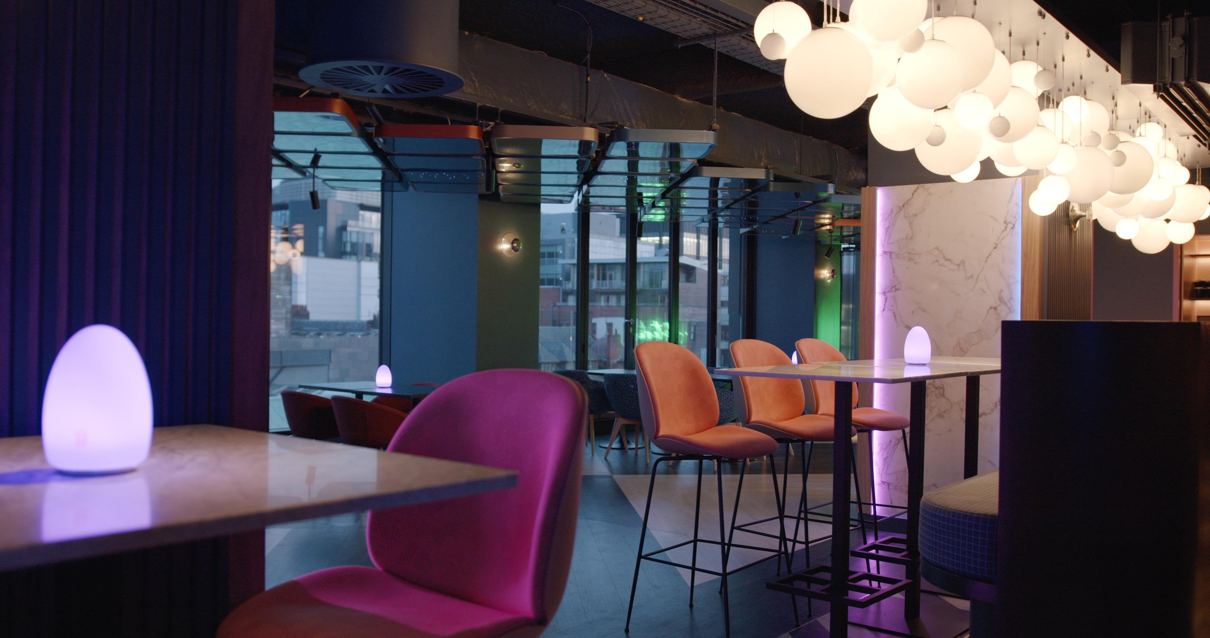 Yotel Glasgow Luaran gambar Interior of the bar