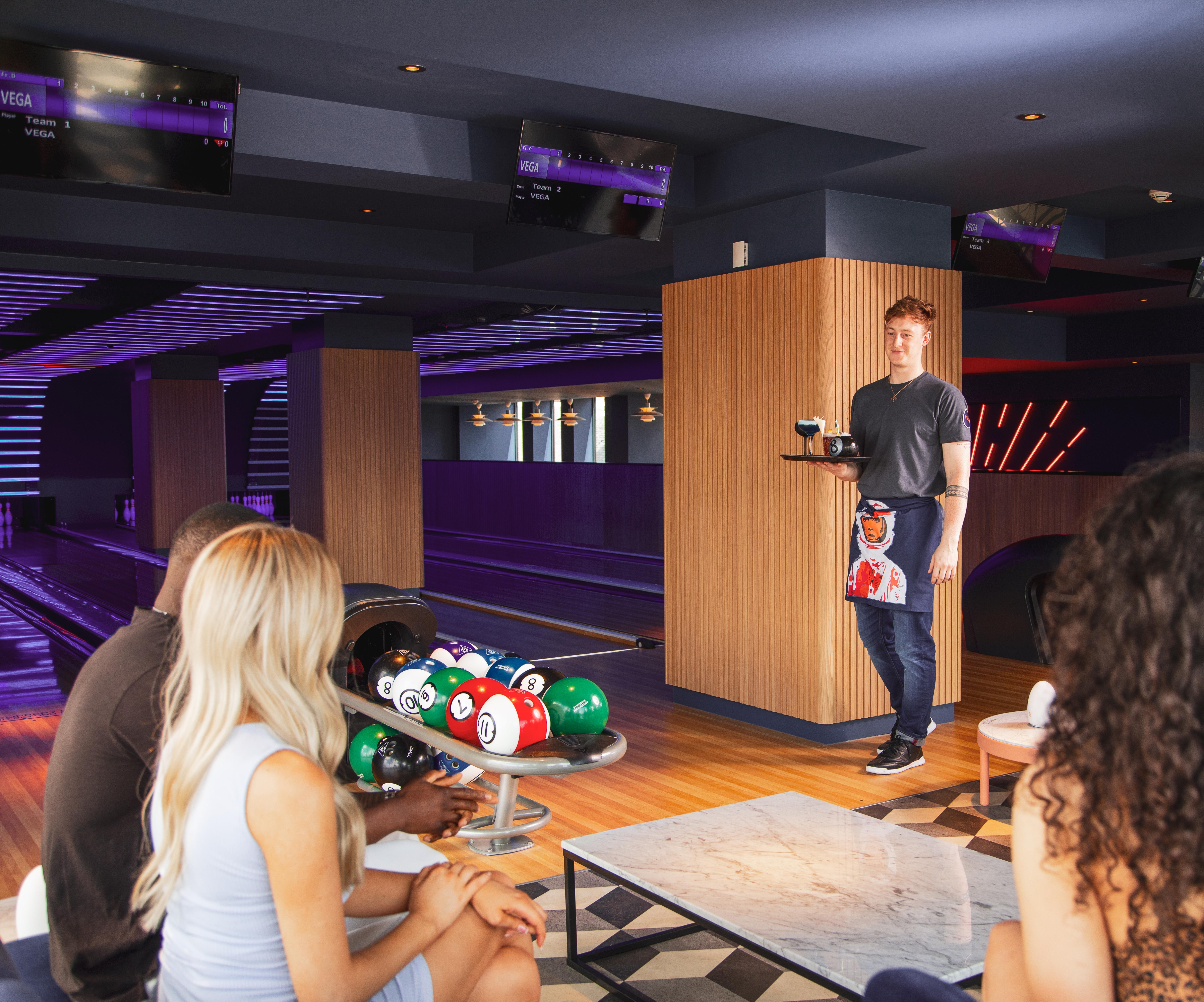 Yotel Glasgow Luaran gambar Bowling alley in Las Vegas