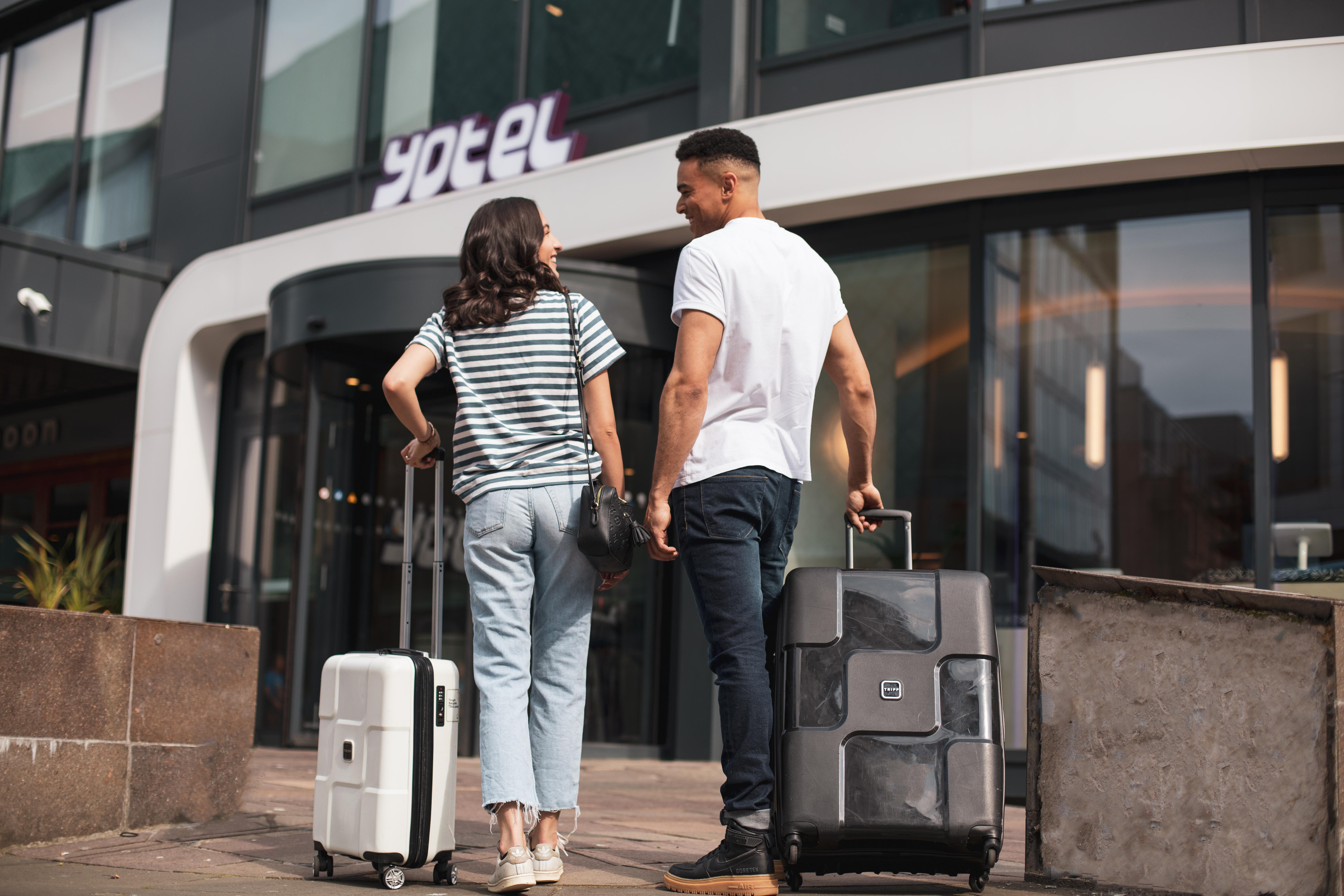 Yotel Glasgow Luaran gambar "I'm here to stay for a few days."